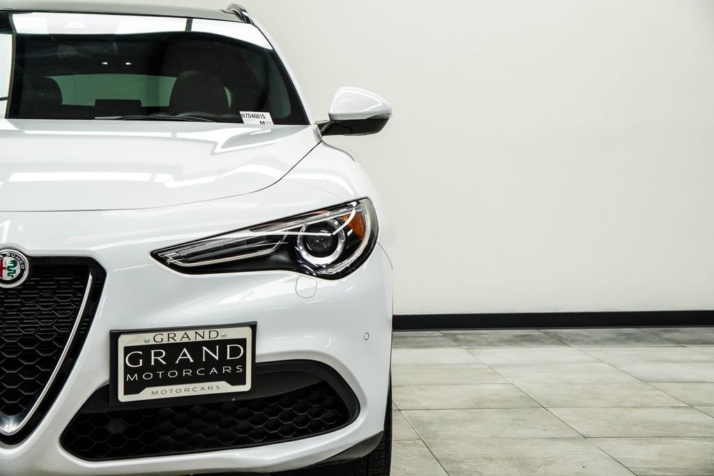 Used 2022 Alfa Romeo Stelvio Ti image 6