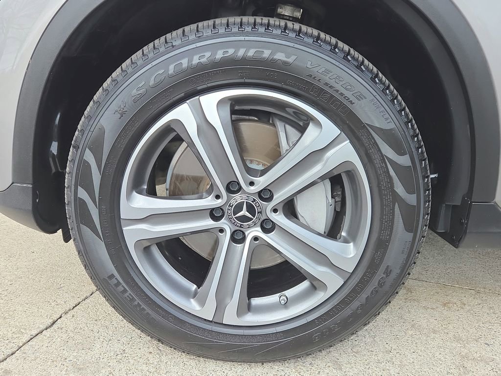 Used 2021 Mercedes-Benz GLC 300 4MATIC image 23