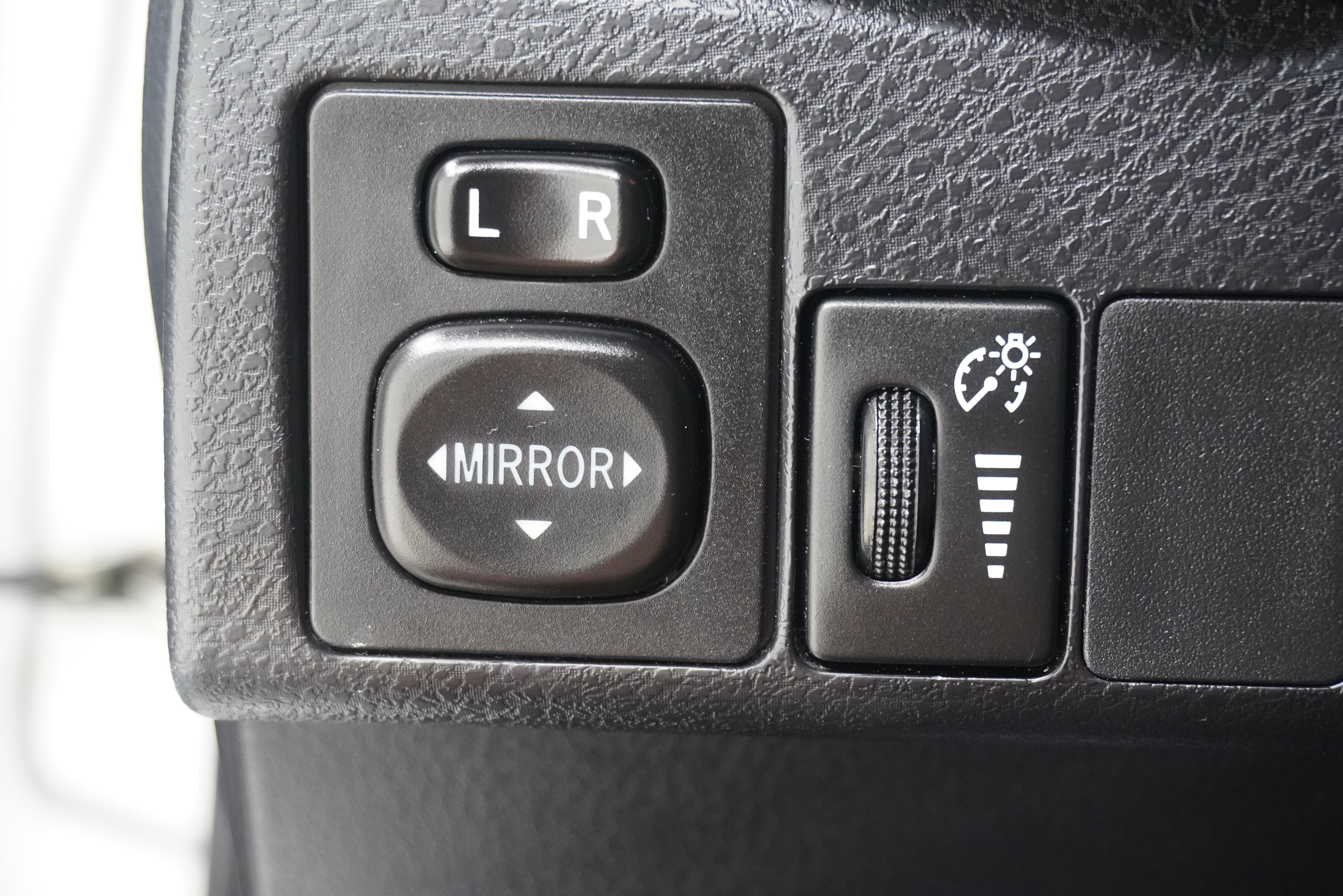 Used 2016 Toyota Corolla L FWD image 19
