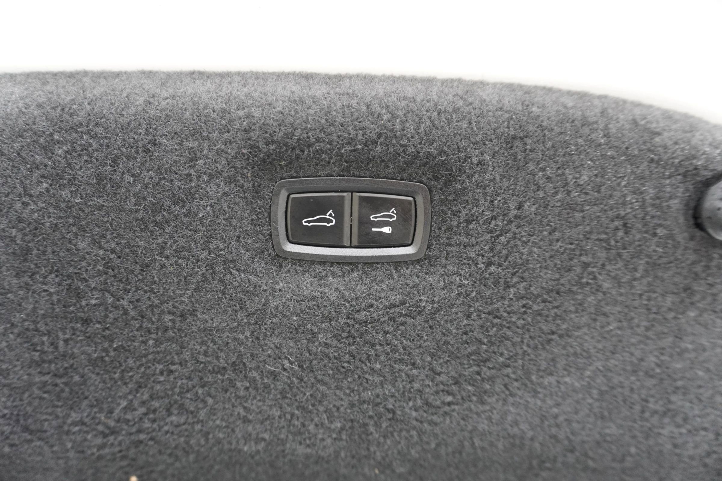 Used 2022 Audi e-tron GT Premium Plus AWD/4WD image 31