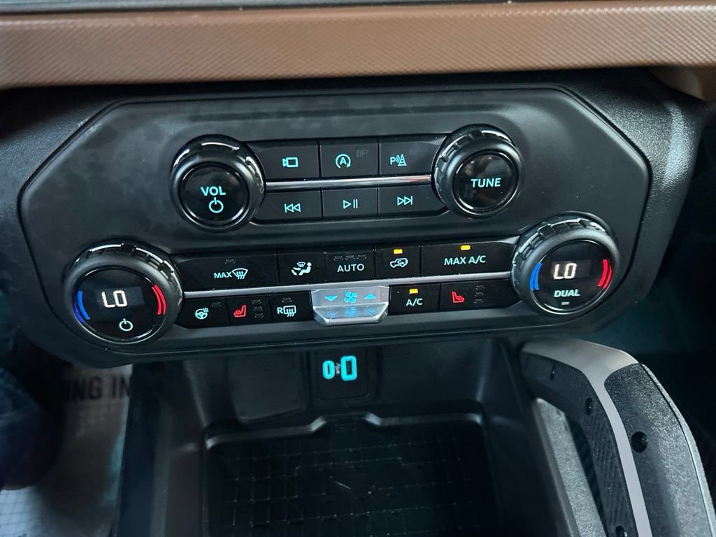Used 2024 Ford Bronco Outer Banks AWD/4WD image 25