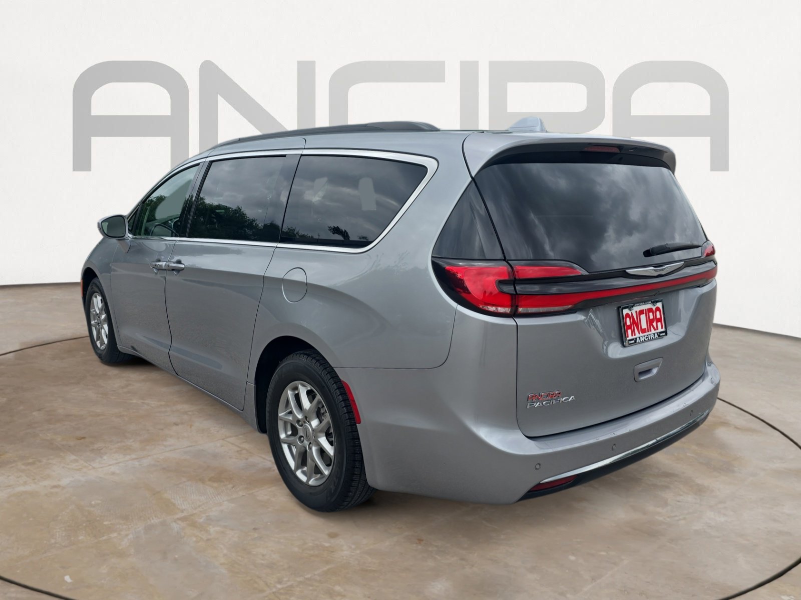 Used 2021 Chrysler Pacifica Touring image 8