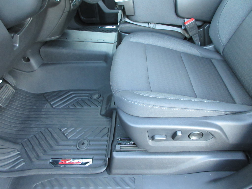 New 2026 Chevrolet Silverado 1500 Custom Trail Boss w/ LPO, Dark Essentials Package AWD/4WD image 23