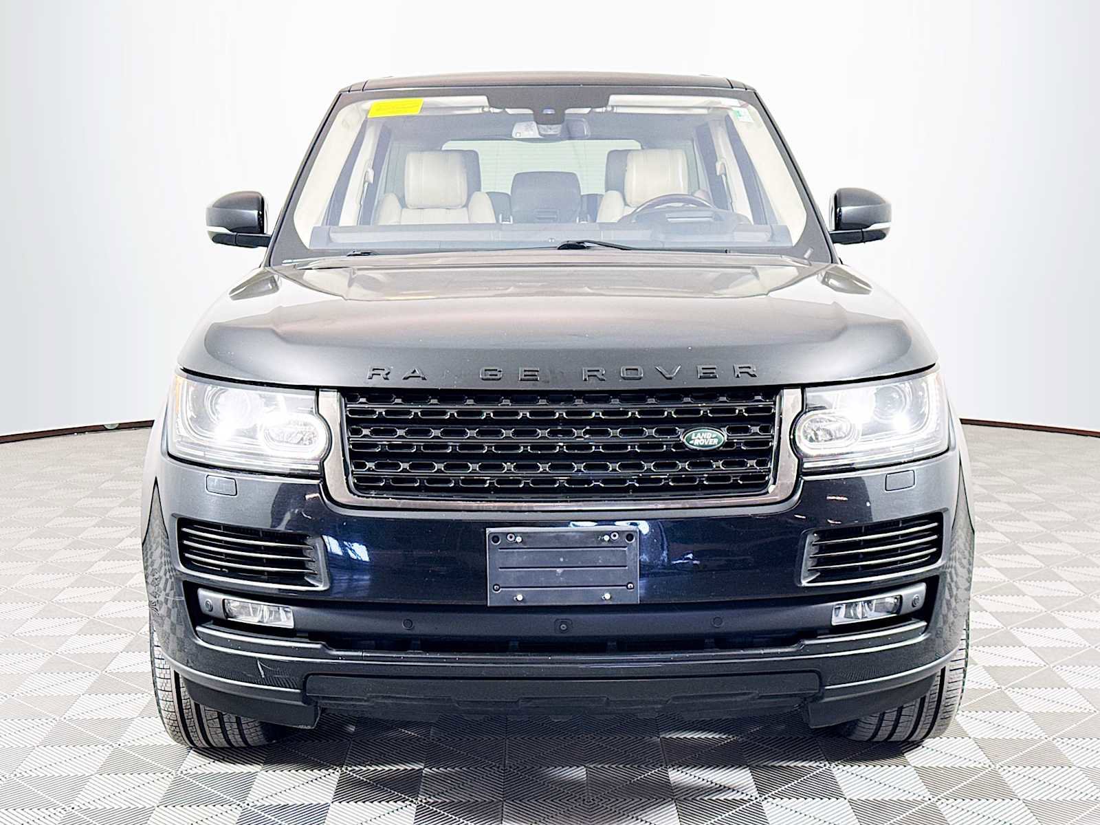 Used 2016 Land Rover Range Rover Supercharged image 2