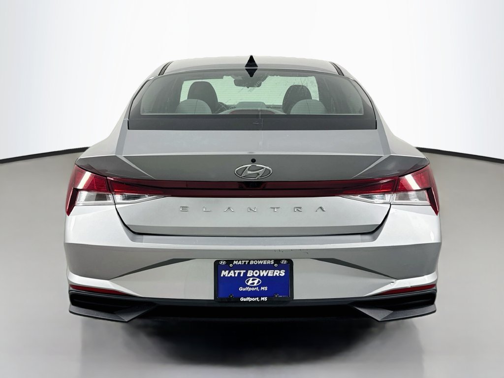 Used 2023 Hyundai Elantra SEL w/ Convenience Package FWD image 6