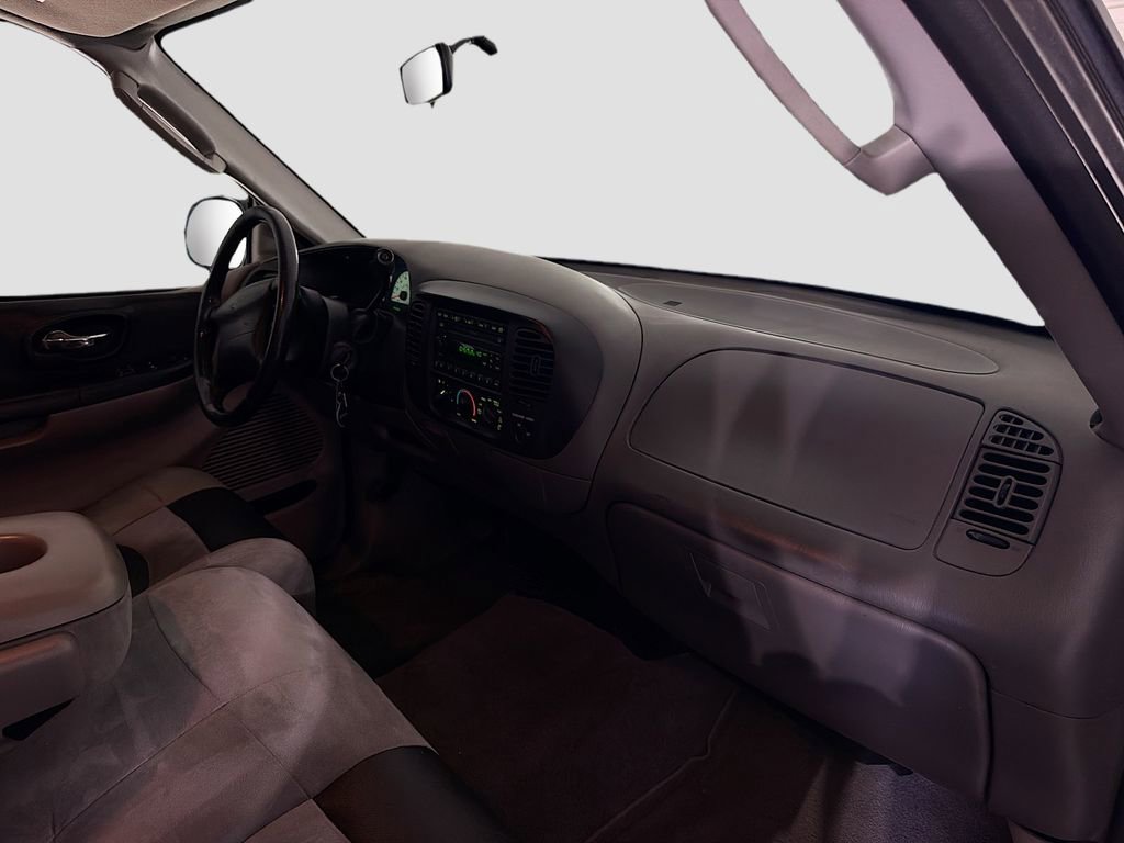 Used 2004 Ford F150 Lightning RWD image 27