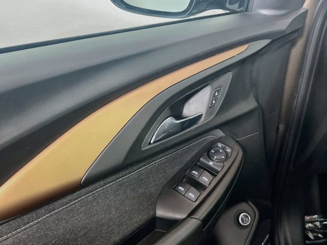 Used 2022 Chevrolet TrailBlazer ACTIV w/ Sun and Liftgate Package FWD image 16