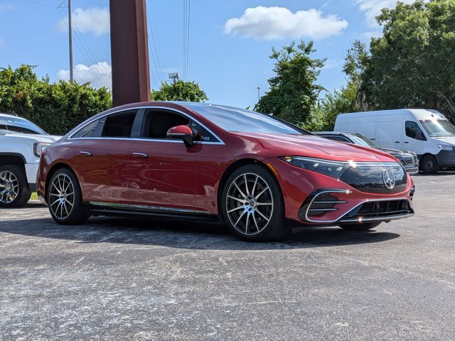 Used 2023 Mercedes-Benz EQS 580 4MATIC Sedan w/ Exclusive Trim Package image 3