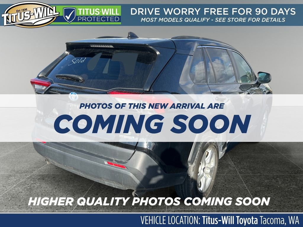 Used 2021 Toyota RAV4 LE image 4