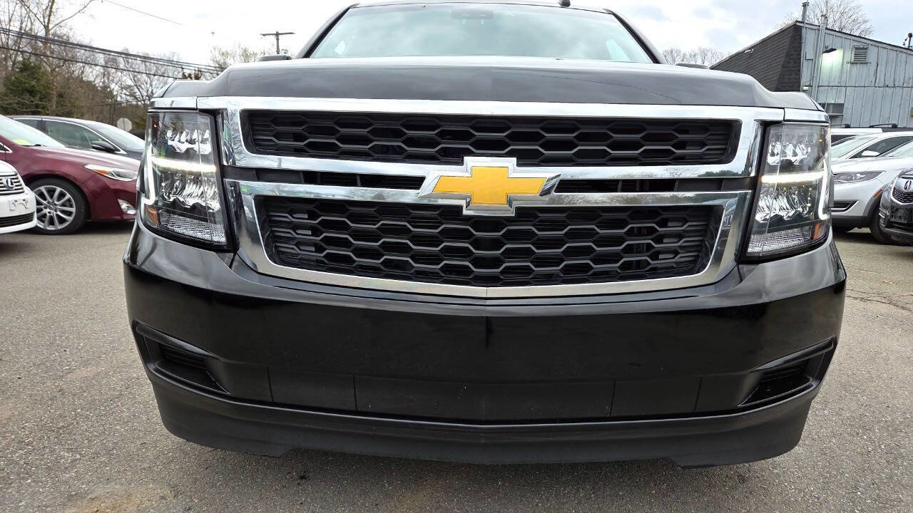 Used 2019 Chevrolet Suburban LT AWD/4WD image 4