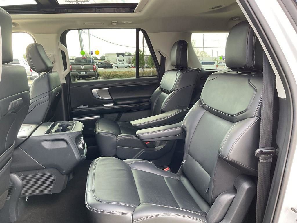 Used 2025 Ford Expedition Max Platinum image 23