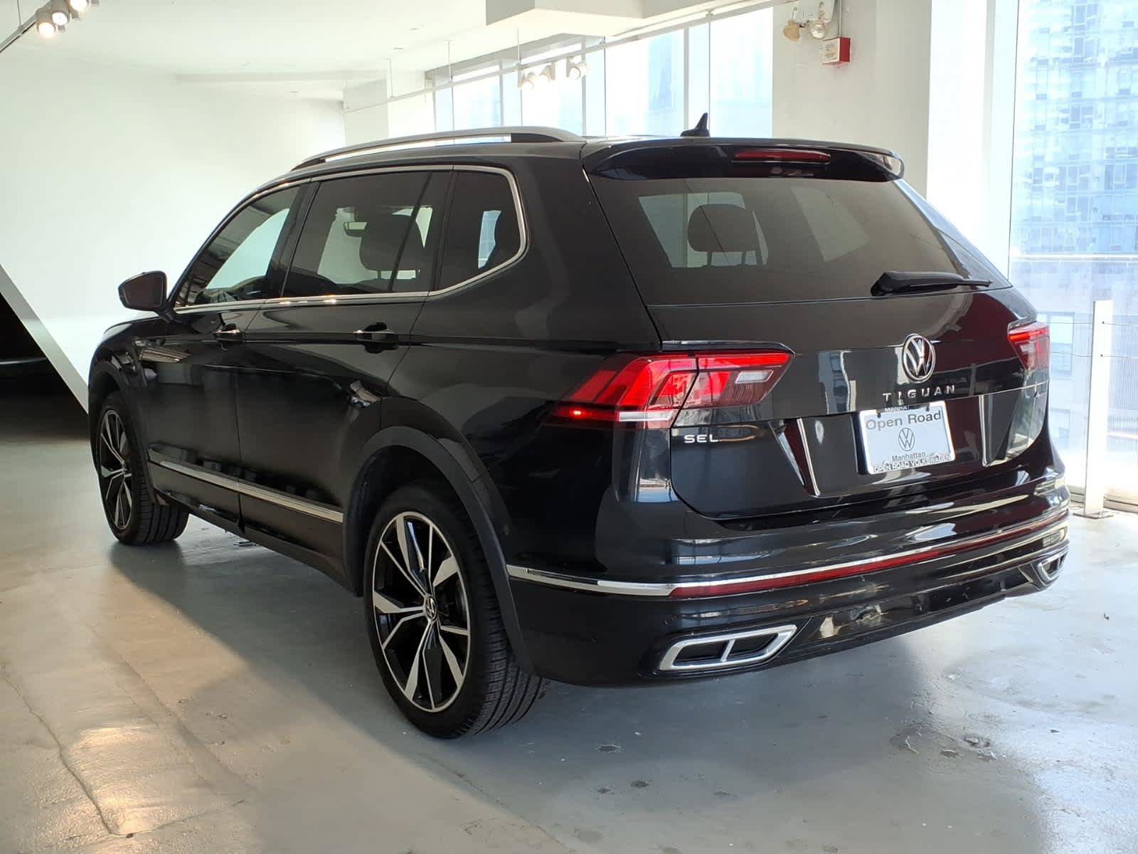 Certified 2022 Volkswagen Tiguan SEL R-Line AWD/4WD image 6