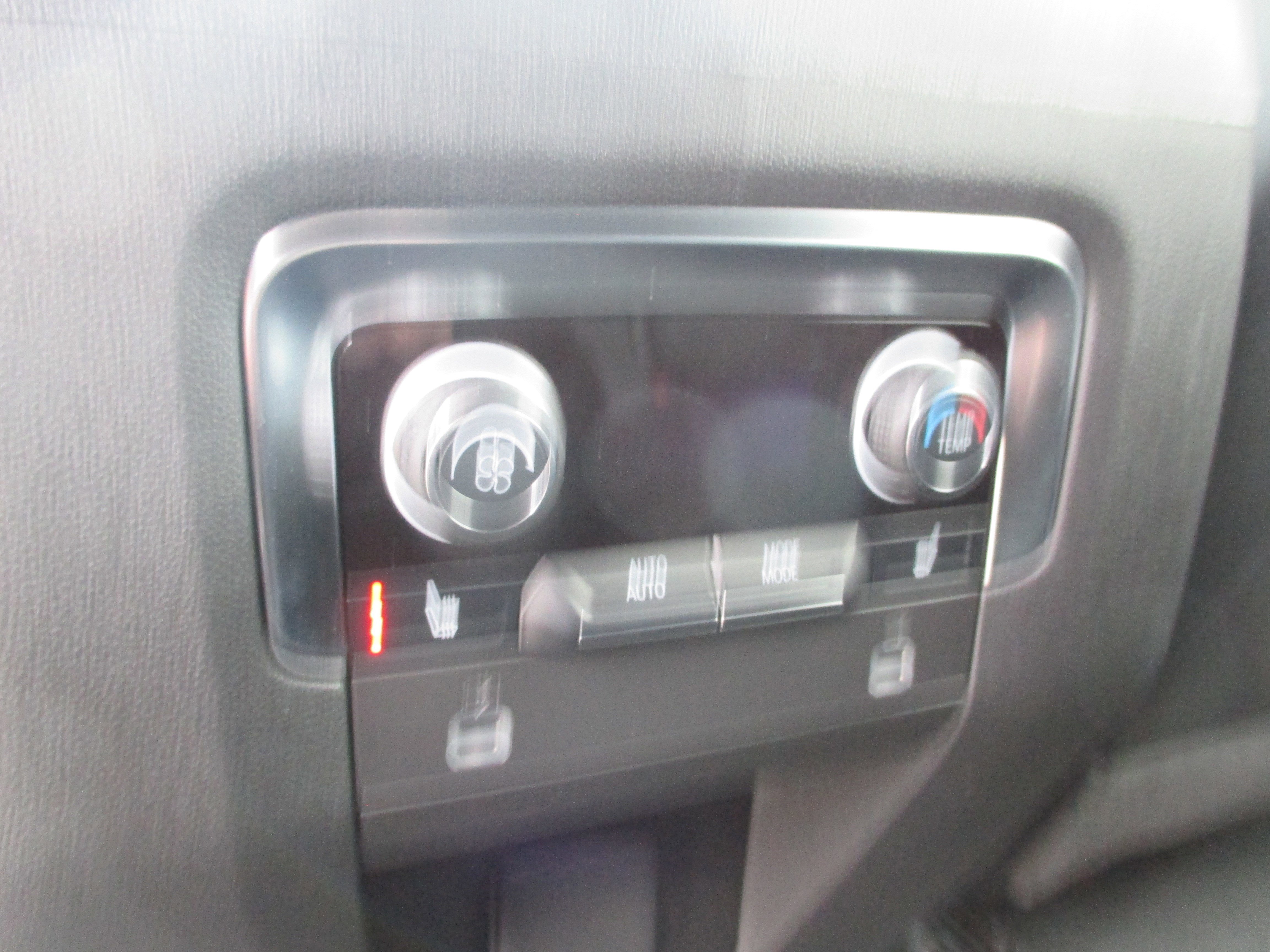 Used 2024 Chevrolet Suburban RST w/ Luxury Package AWD/4WD image 15