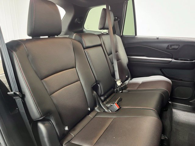 Used 2025 Honda Passport Black Edition image 14