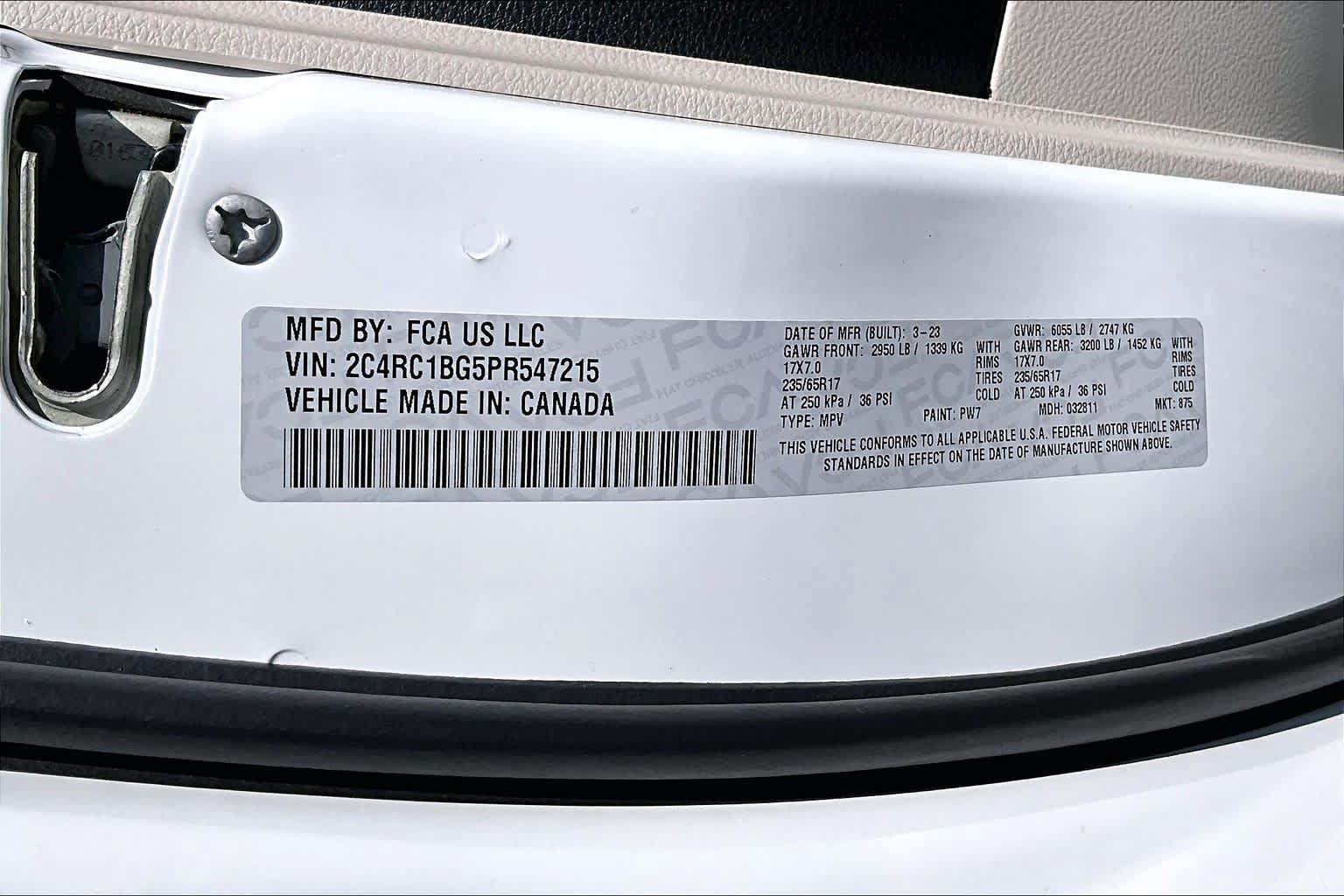 Used 2023 Chrysler Pacifica Touring-L FWD image 35
