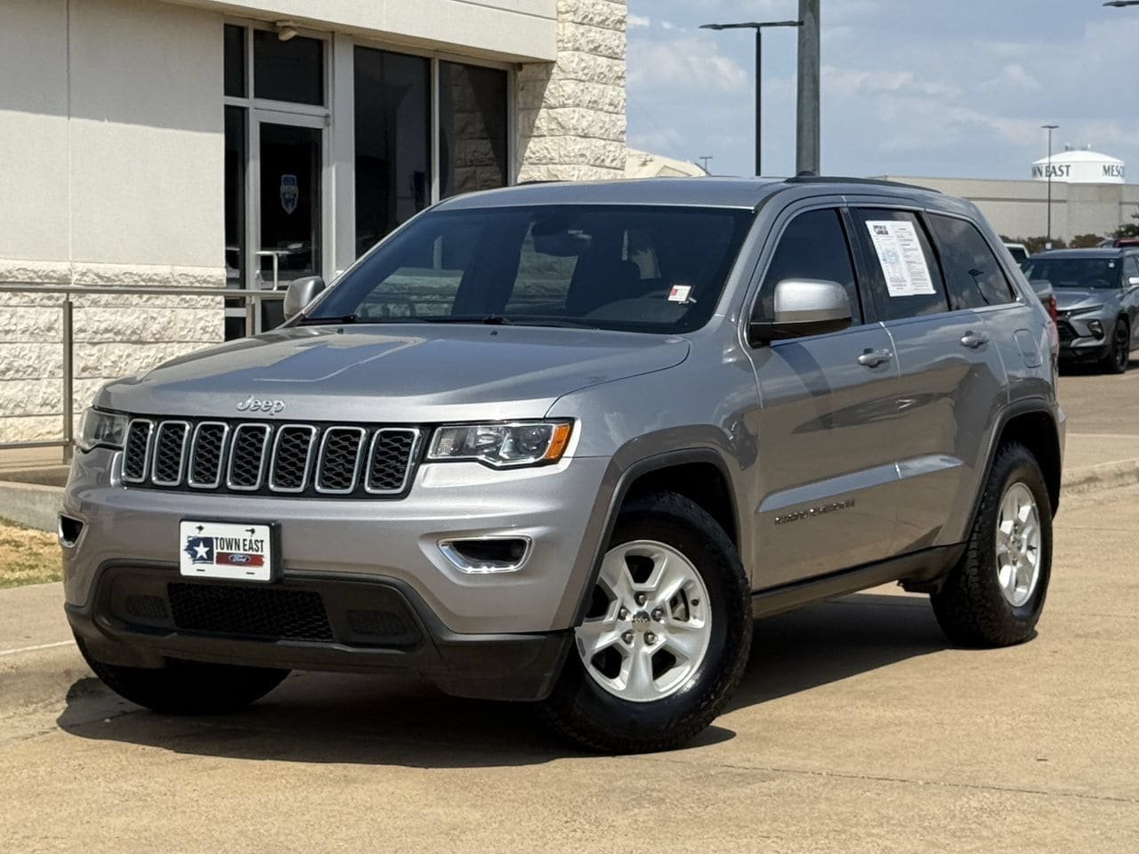 Used 2017 Jeep Grand Cherokee Laredo RWD video 1