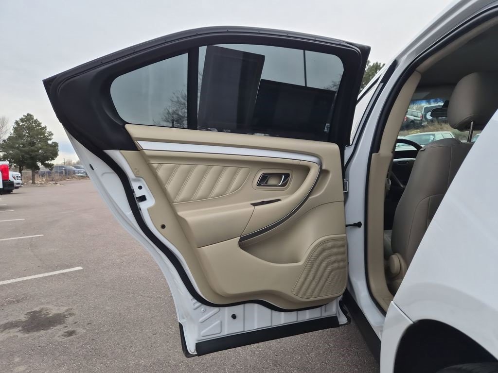 Used 2019 Ford Taurus SE image 19