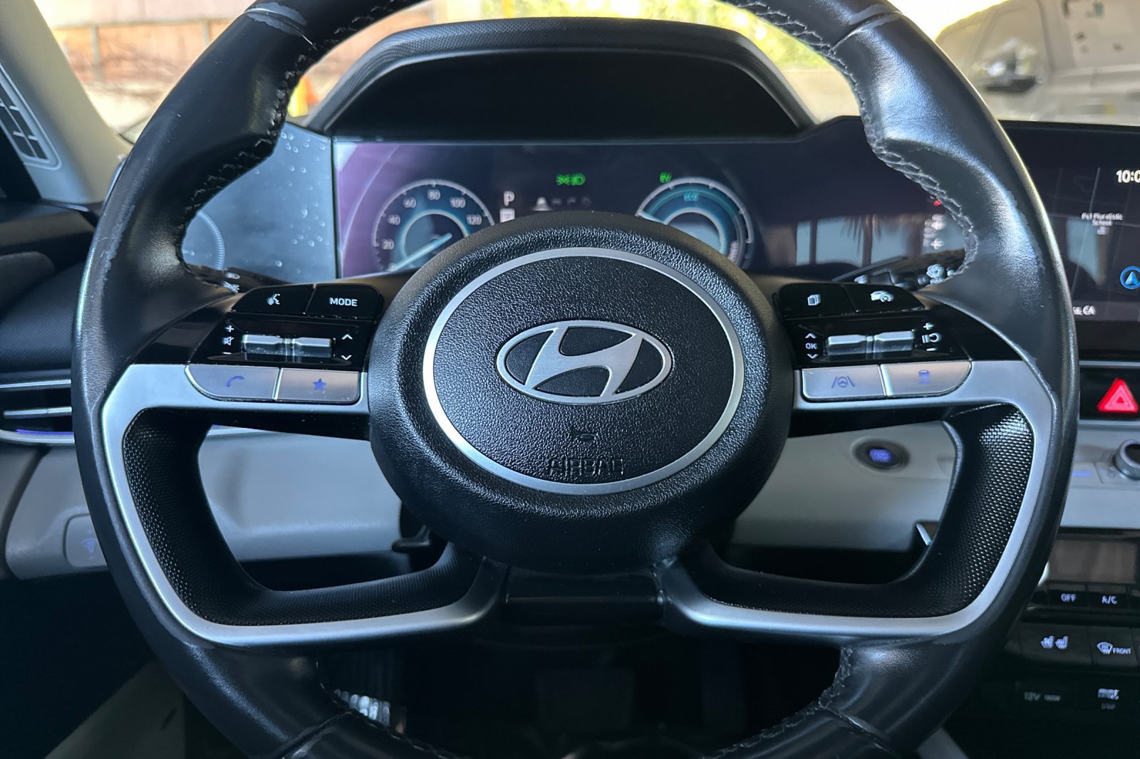 Used 2025 Hyundai Elantra Limited w/ Cargo Package FWD image 23