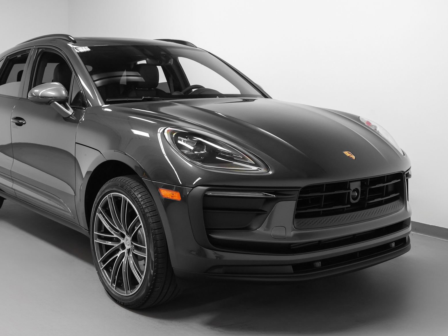 New 2026 Porsche Macan Turbo AWD/4WD image 9