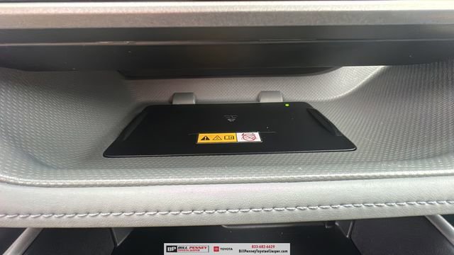 Used 2025 Toyota Highlander XLE image 21