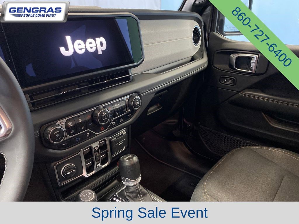 Used 2025 Jeep Wrangler Unlimited Sahara w/ Safety Group AWD/4WD image 15
