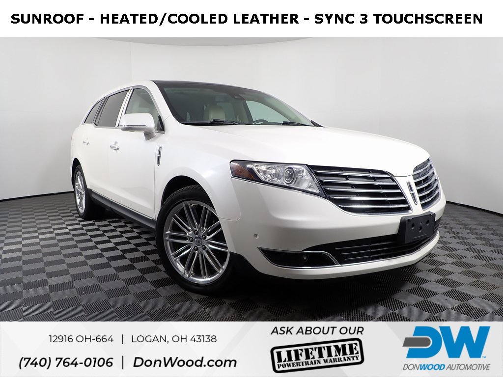 Used 2019 Lincoln MKT AWD image 1