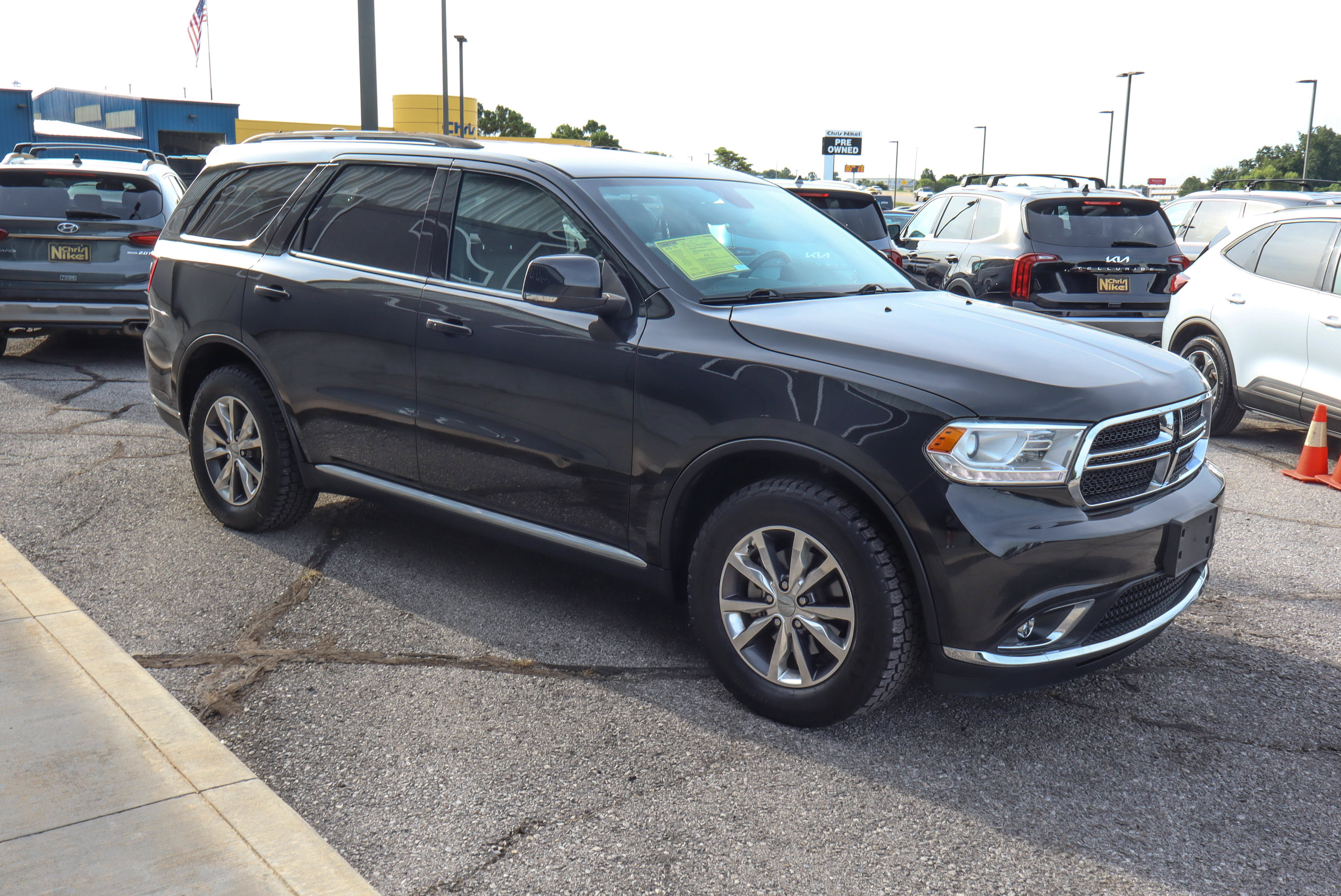 Used 2016 Dodge Durango Limited w/ Nav & Power Liftgate Group AWD/4WD image 3