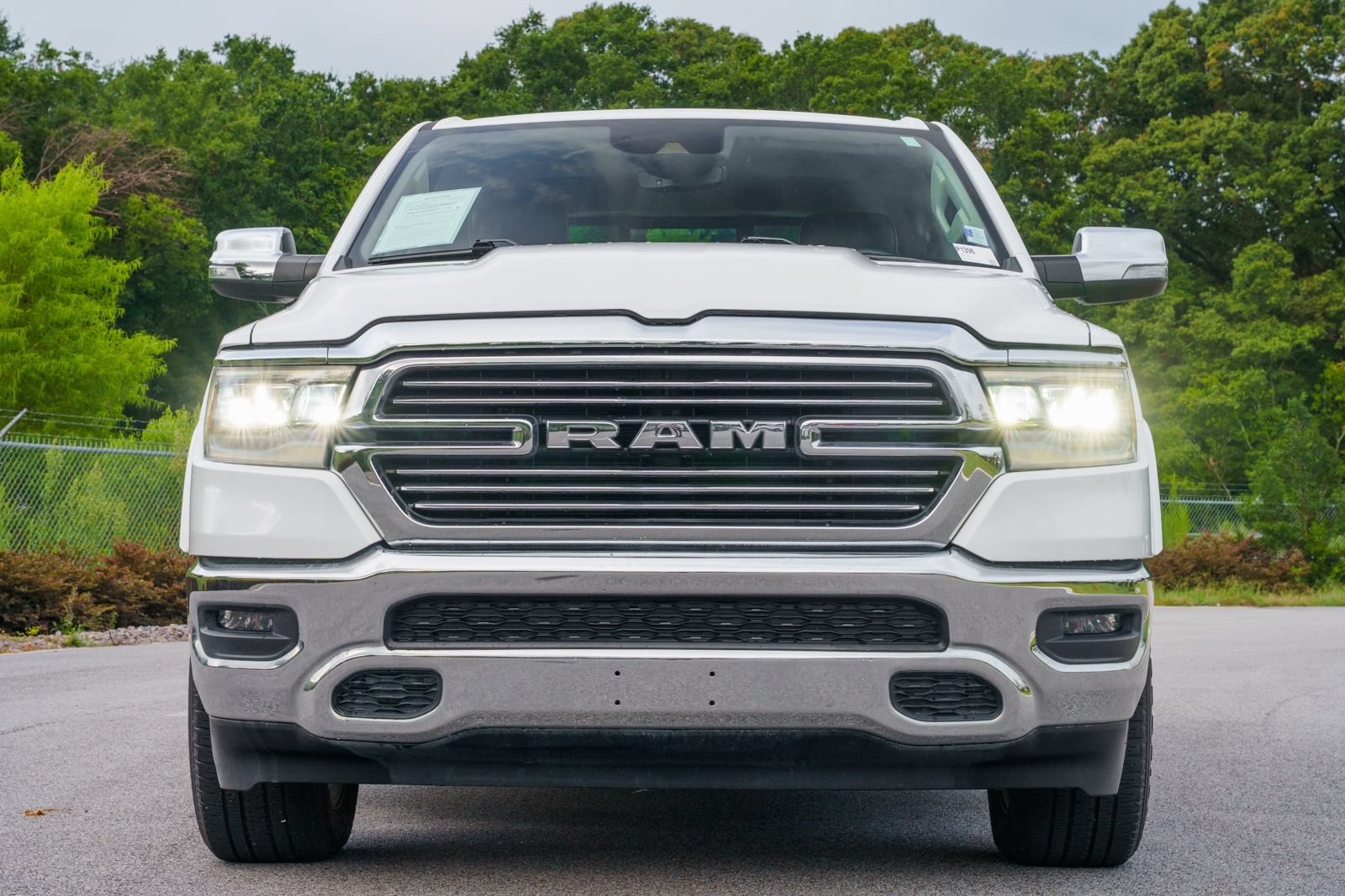 Used 2022 RAM 1500 Laramie AWD/4WD image 3