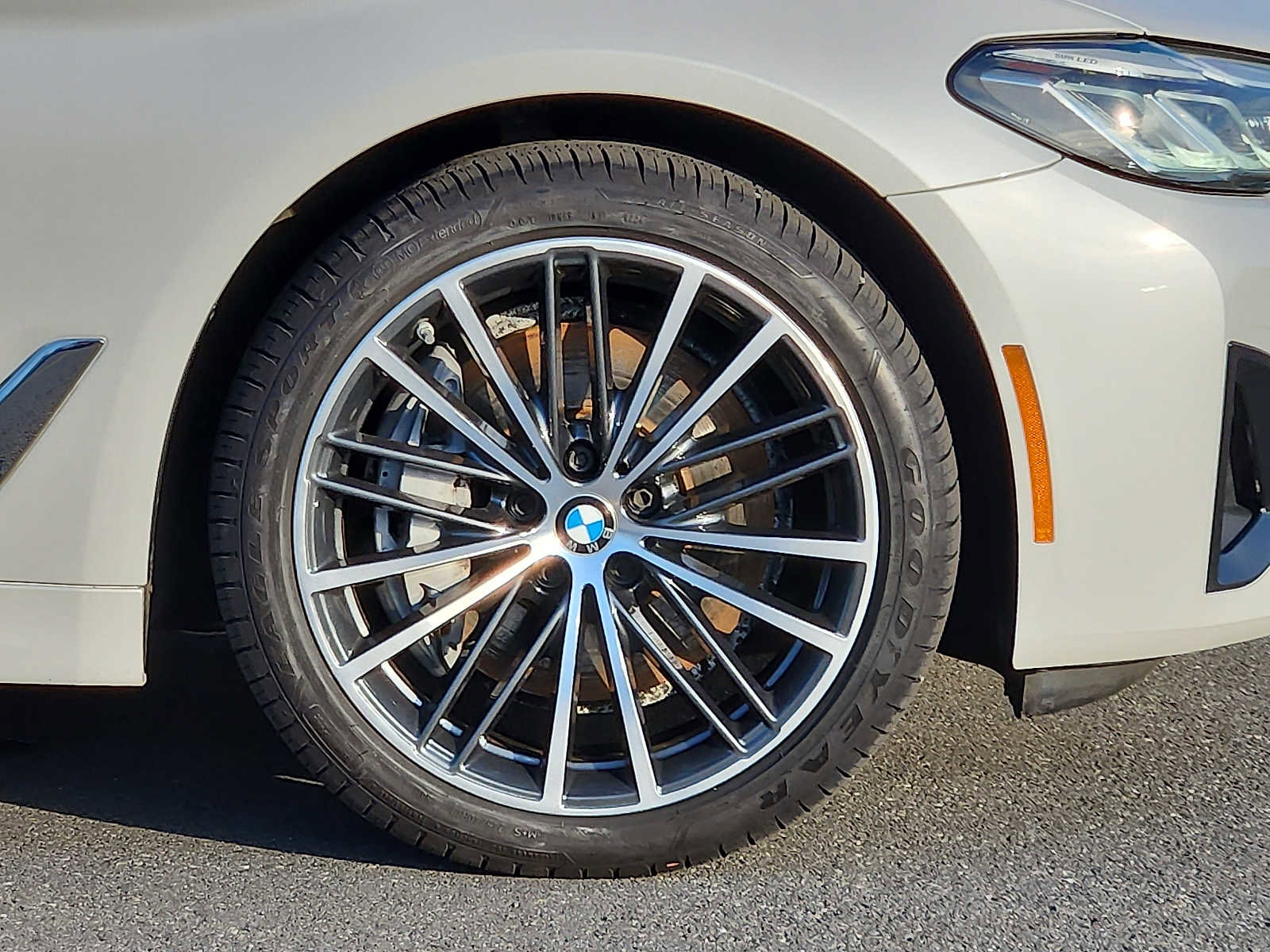 Certified 2023 BMW 540i xDrive w/ Premium Package image 8