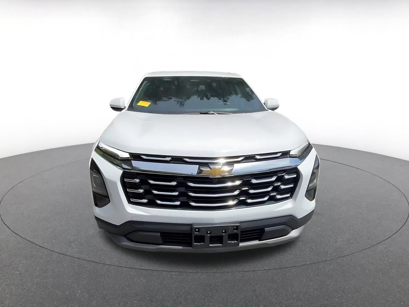Used 2025 Chevrolet Equinox LT FWD image 4
