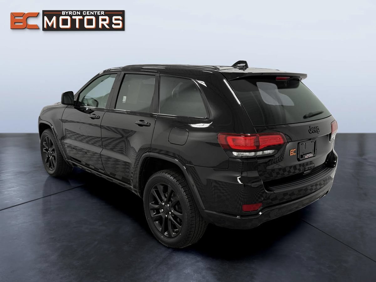 Used 2021 Jeep Grand Cherokee Laredo X AWD/4WD image 4