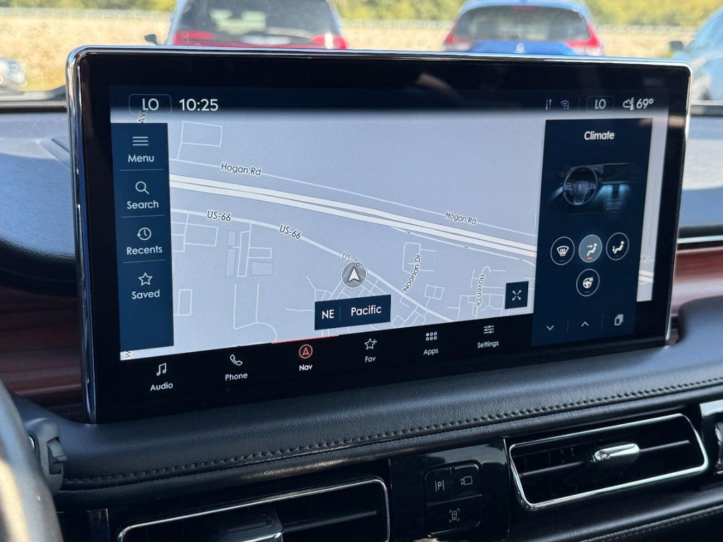 Used 2022 Lincoln Nautilus Reserve image 23