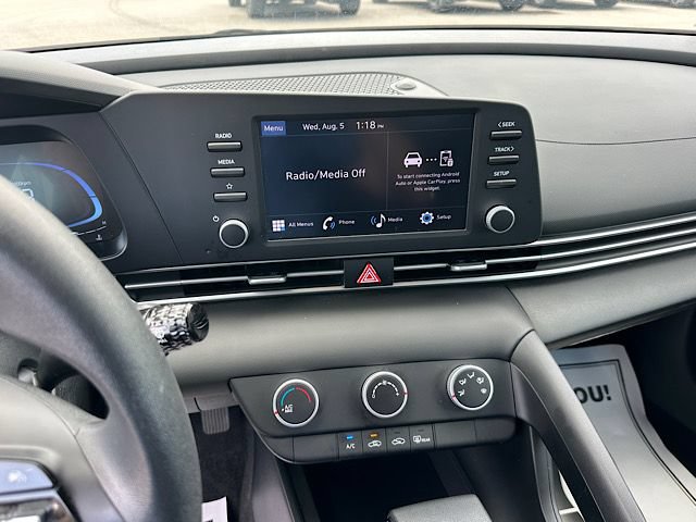 Certified 2024 Hyundai Elantra SE FWD image 25