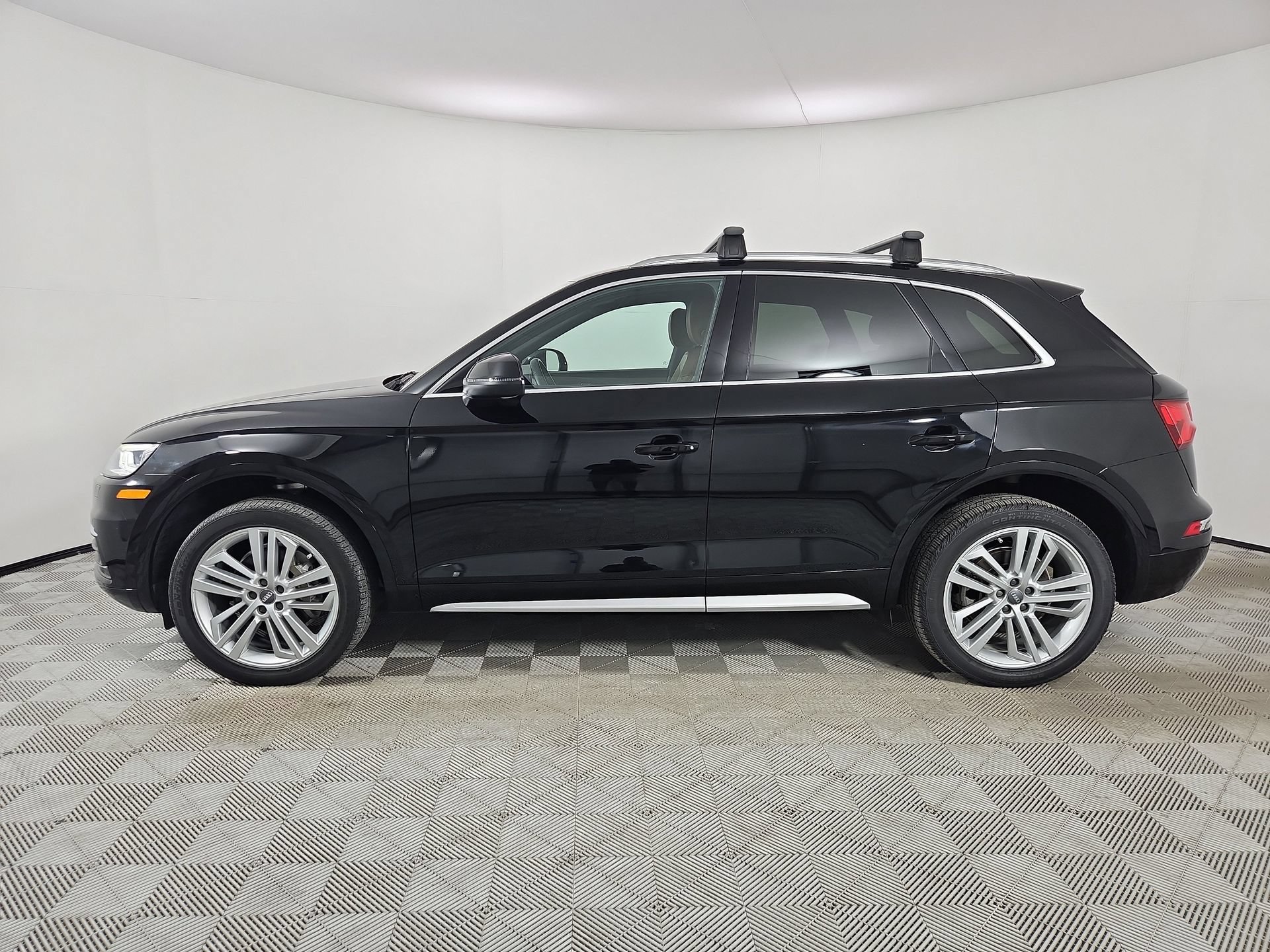 Used 2020 Audi Q5 2.0T Premium Plus w/ Premium Plus Package AWD/4WD image 4