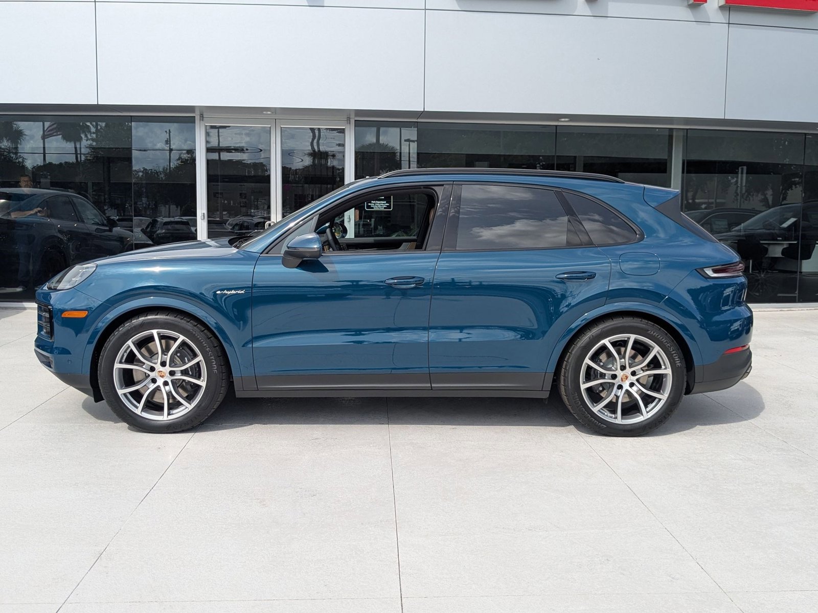 New 2026 Porsche Cayenne E-Hybrid image 2