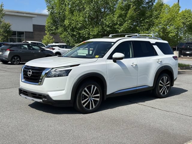 Certified 2025 Nissan Pathfinder Platinum AWD/4WD image 3