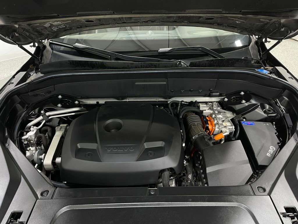 Used 2018 Volvo XC90 T8 Momentum w/ Convenience Package image 28