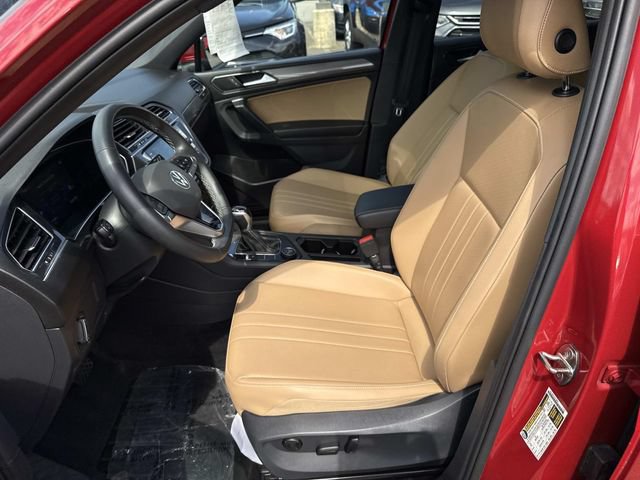 Used 2022 Volkswagen Tiguan SE AWD/4WD image 14