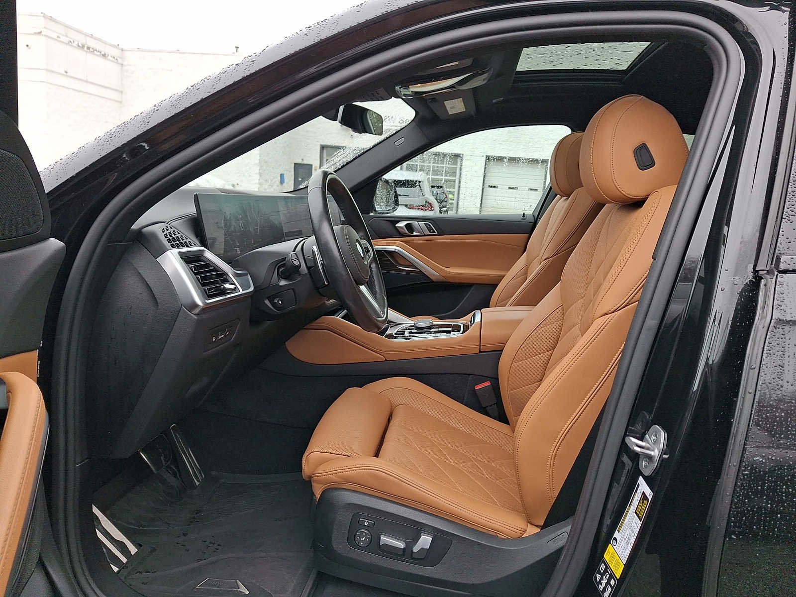 Used 2024 BMW X6 xDrive40i w/ Parking Assistance Package AWD/4WD image 13