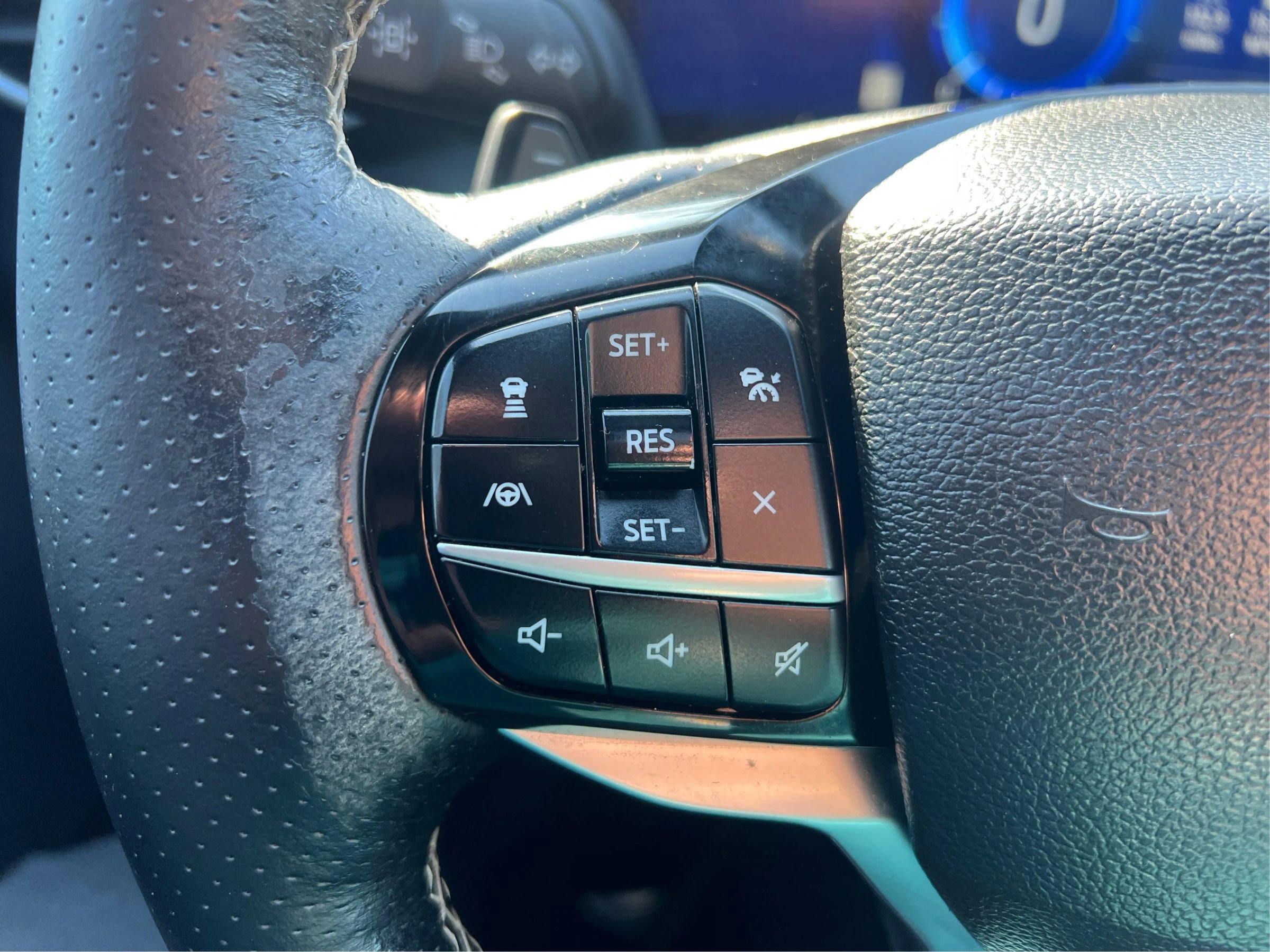 Used 2022 Ford Explorer ST w/ Equipment Group 401A AWD/4WD image 29
