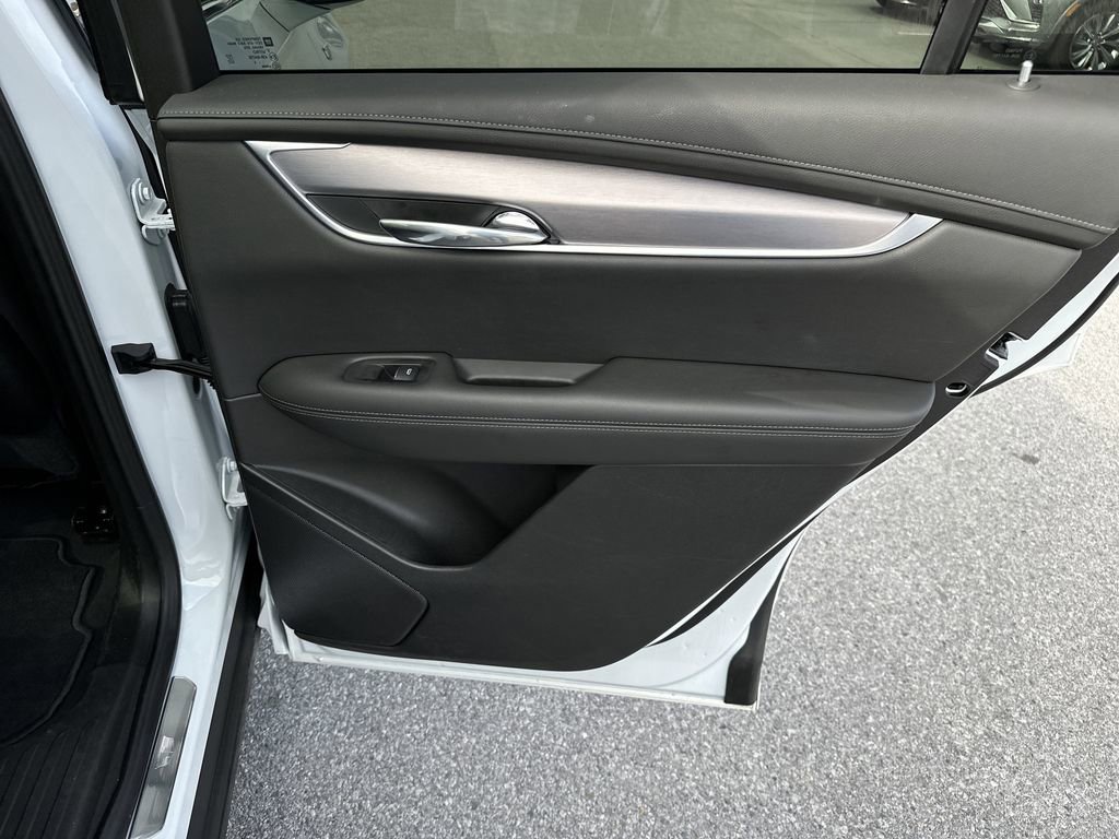 New 2025 Cadillac XT6 Luxury FWD image 33