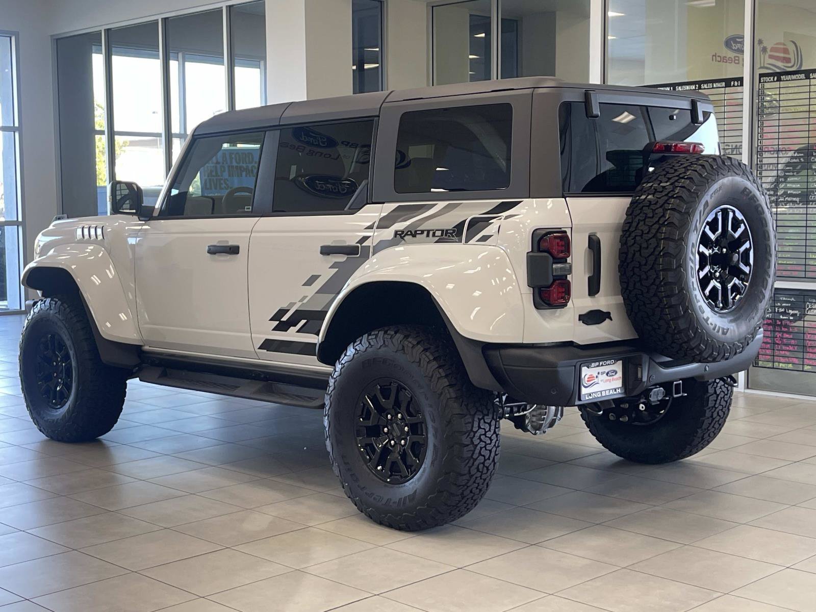 New 2026 Ford Bronco Raptor AWD/4WD image 2