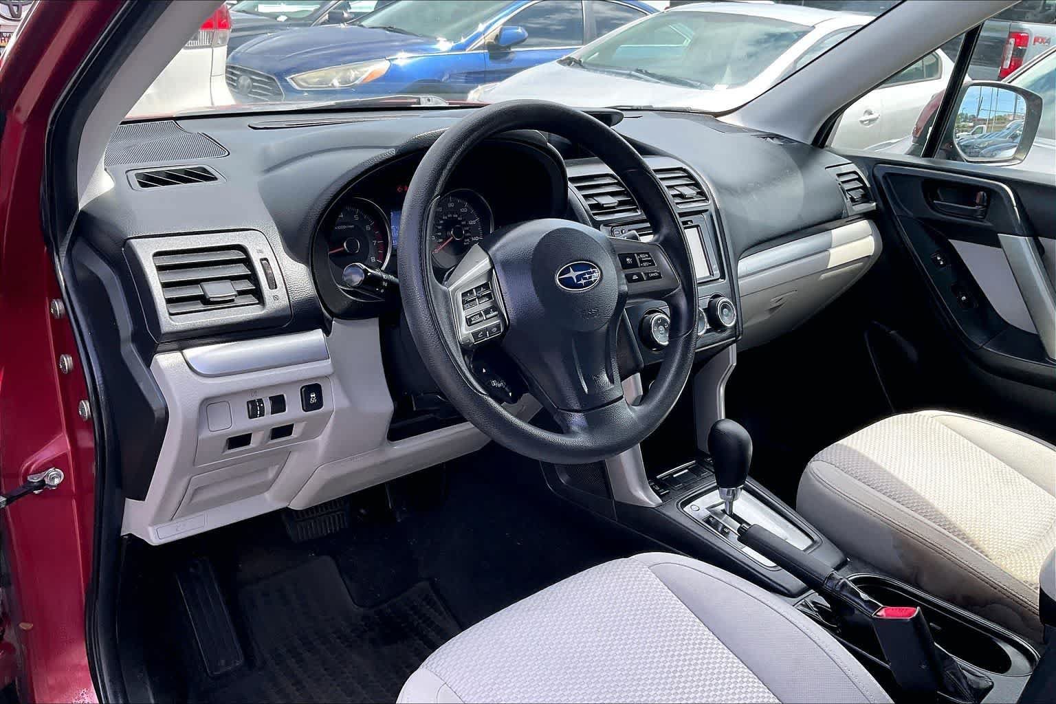 Used 2015 Subaru Forester 2.5i Premium AWD/4WD image 2