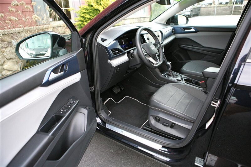 Used 2023 Volkswagen Taos SE AWD/4WD image 8