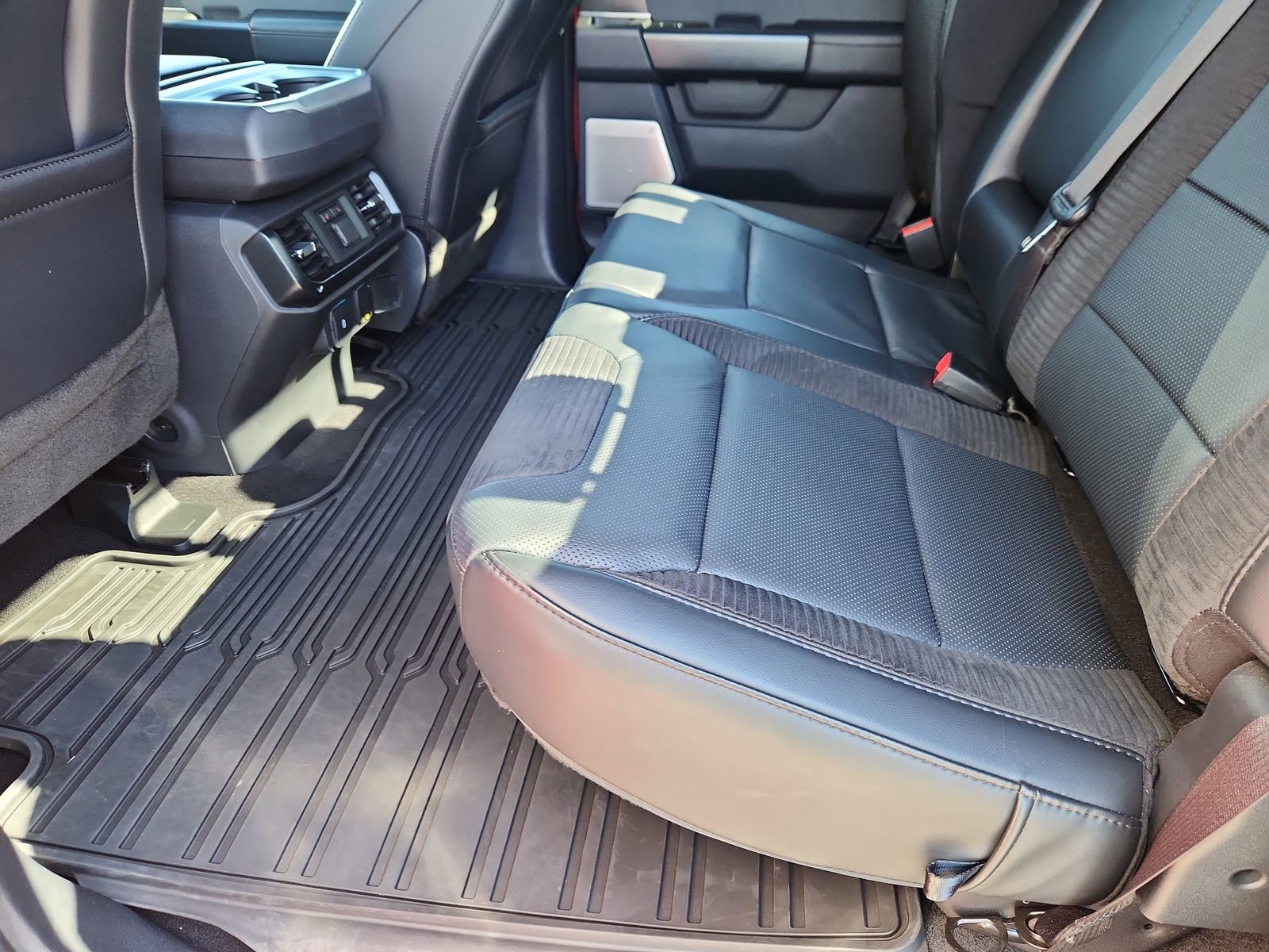 Used 2023 Ford F150 Raptor w/ Raptor Carbon Fiber Package image 11