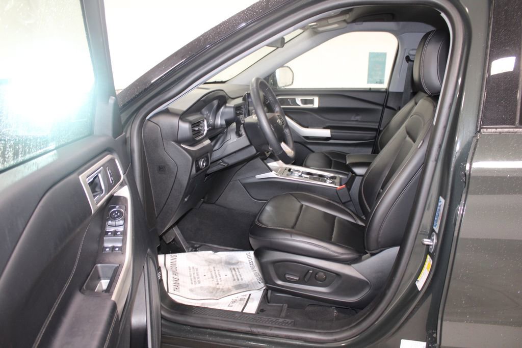 Used 2023 Ford Explorer XLT w/ Equipment Group 202A image 22