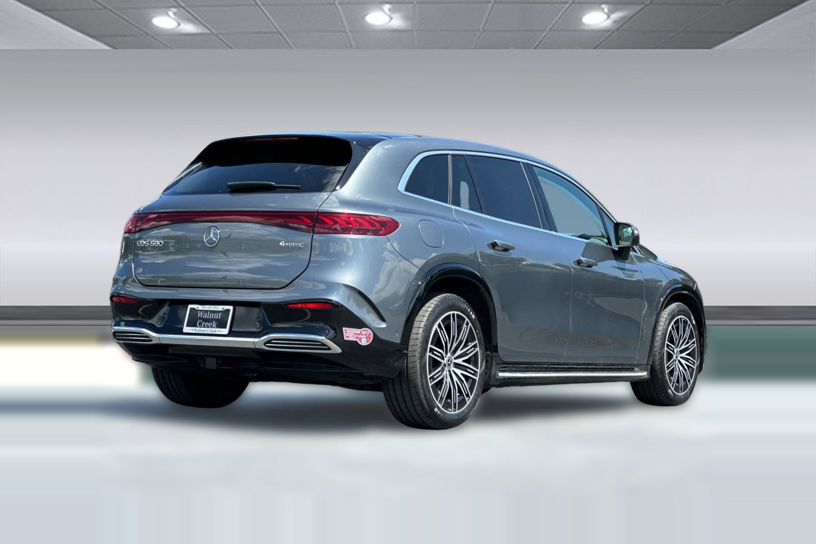 Used 2023 Mercedes-Benz EQS 580 4MATIC SUV image 8
