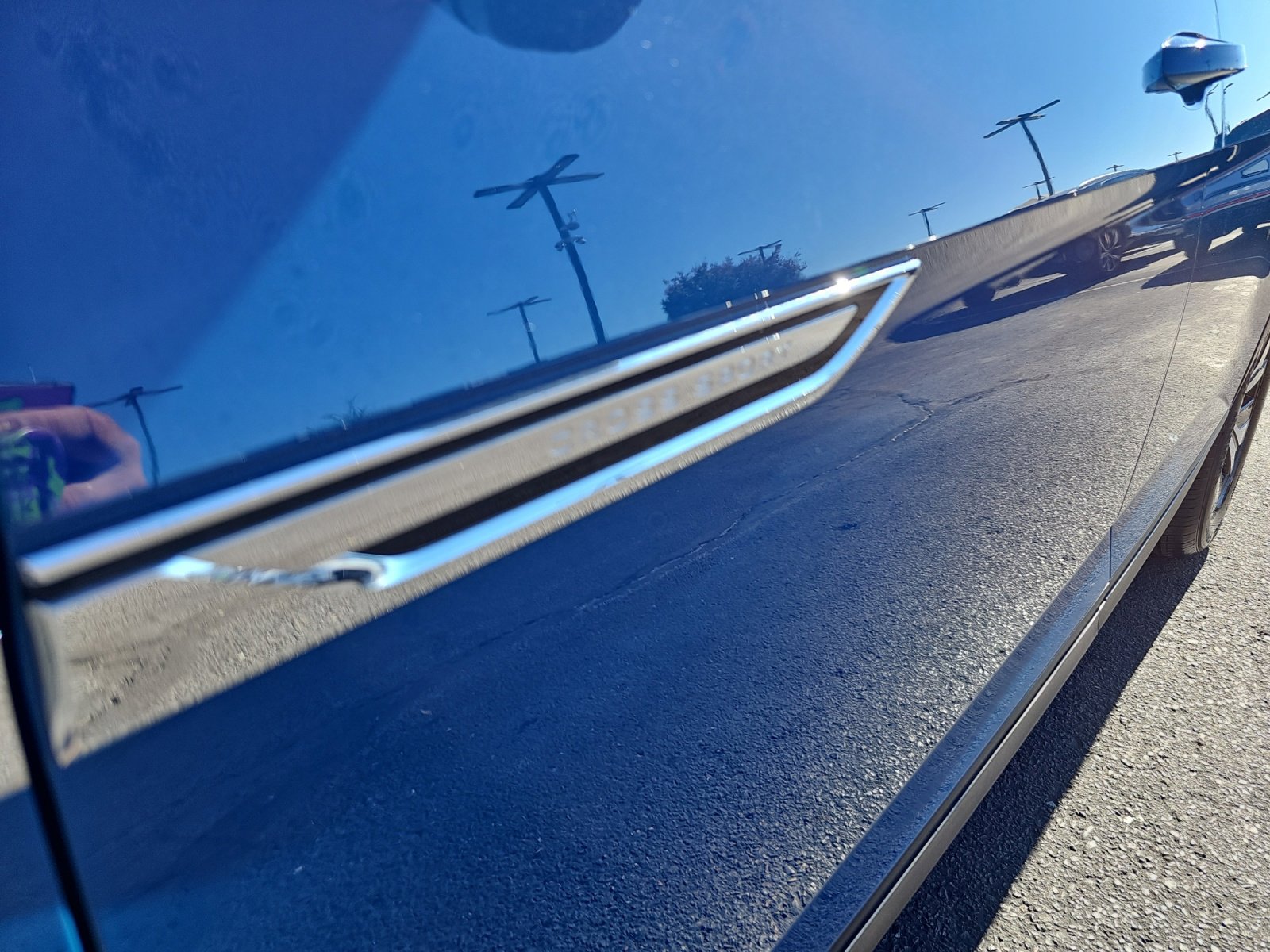 Certified 2025 Volkswagen Atlas Cross Sport SE image 24