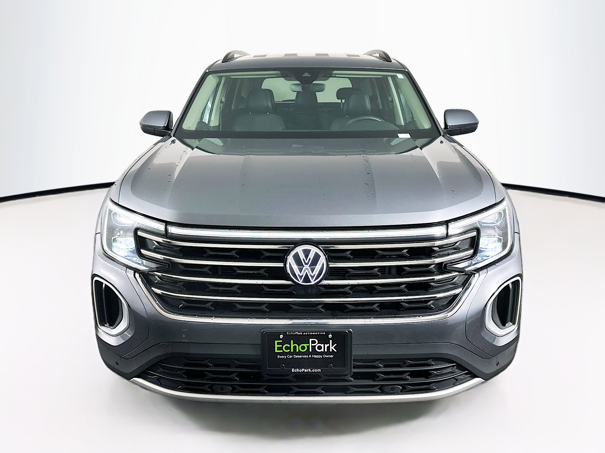 Used 2024 Volkswagen Atlas SE image 2