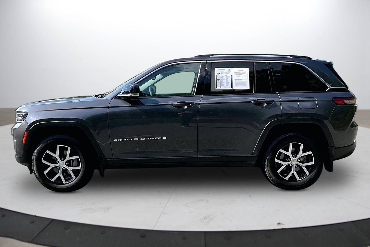 Certified 2023 Jeep Grand Cherokee Limited w/ MOPAR Finishing Package AWD/4WD image 6